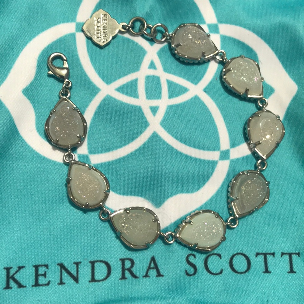Kendra Scott light grey/iridescent silver bracelet